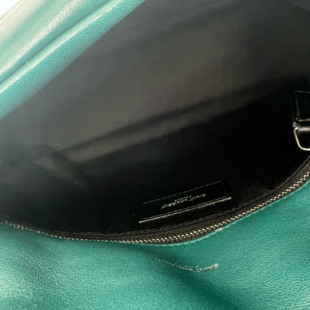 ❗️SOLD ❗️Yves SAINT LAURENT Puffer Cloud puffer shoulder bag Rare color 😍 - Picture 8 of 9